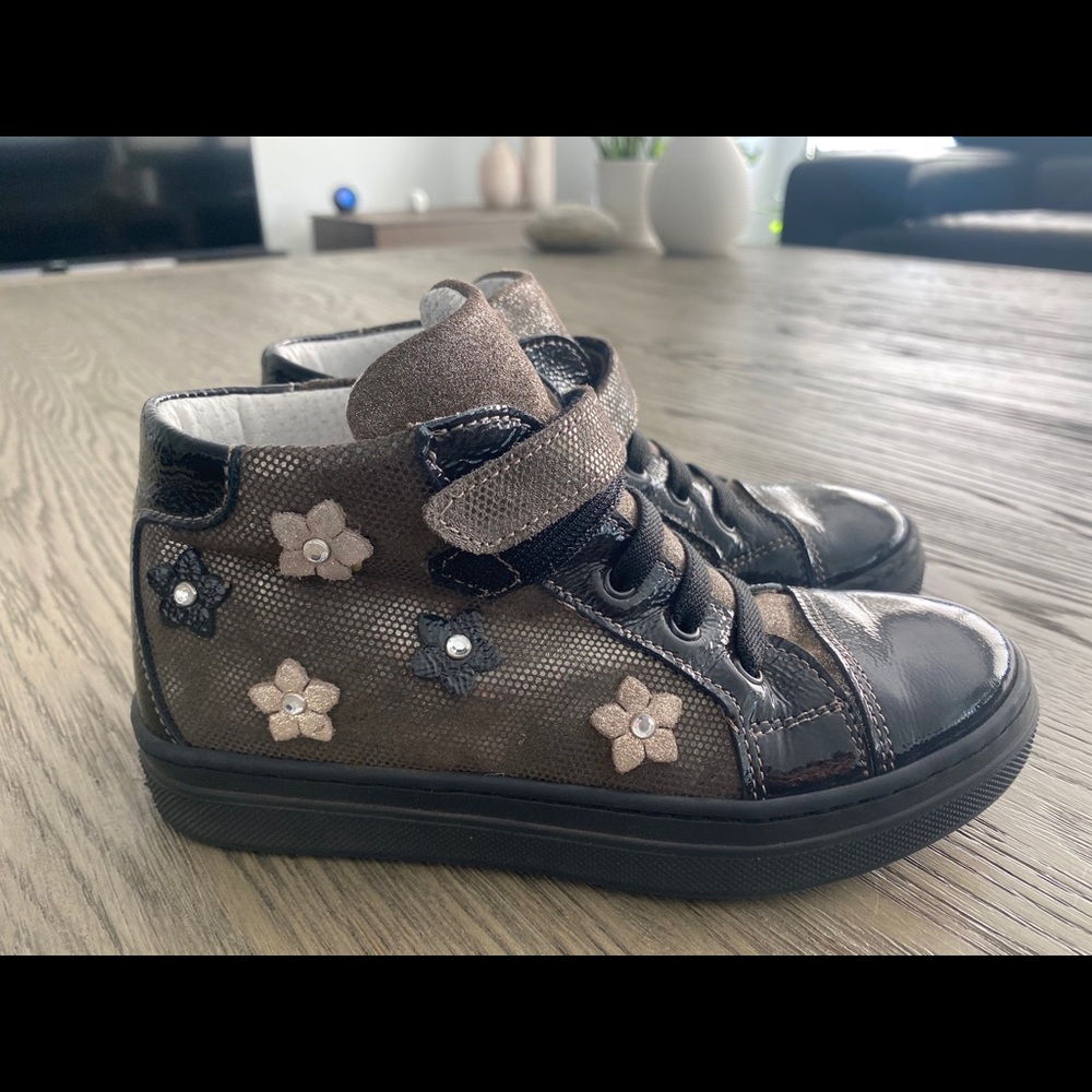 Real leather Italian girl shoe boot